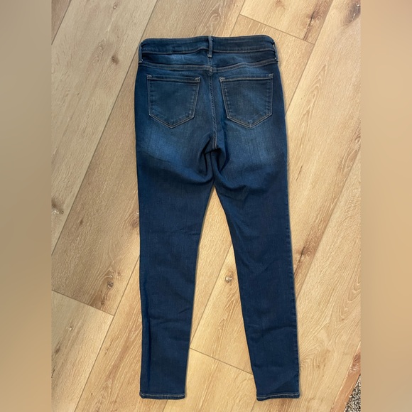 Old Navy Women’s Jeans Size 8 Long - Picture 3 of 5